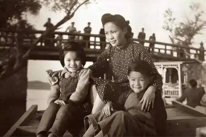 ：袁世凯87岁孙子太冻龄曹锟孙女罕见亮相PG电子麻将胡了试玩军阀后人聚会照片曝光(图13)